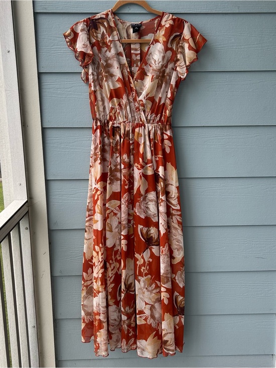 Kate & Lily Dresses & Skirts - Floral Wrap Petite Midi Dress in Rust Orange with Ruffle Sleeve